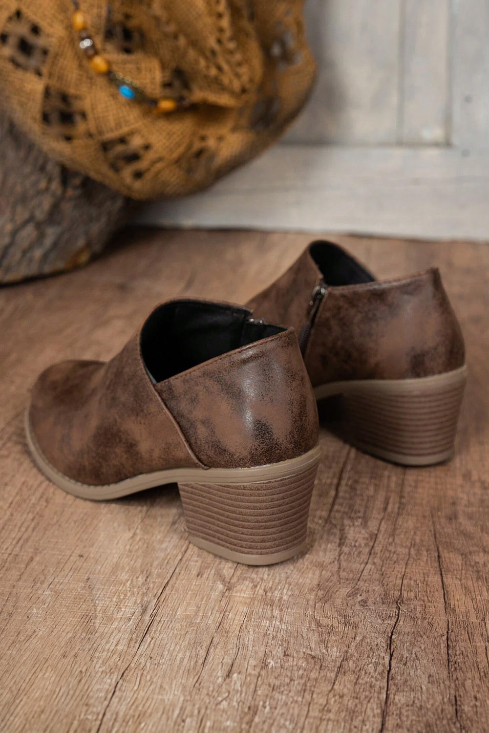 Tulip Opening Suede Ankle Boots